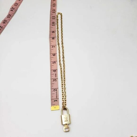 Authentic Louis Vuitton Lock&Key w/Unbranded Gold Plated Chain Necklace 121125 - Picture 4 of 8